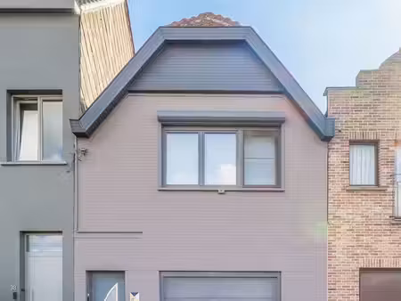 op te frissen woning te koop aan het station van melle