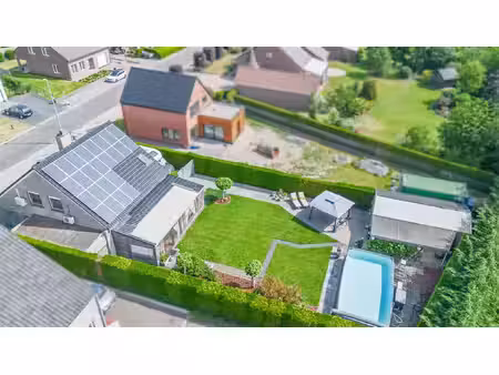 vrijstaande woning op 763 m² met veranda en zonnige tuin