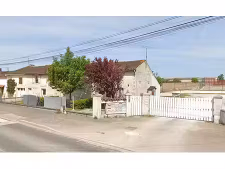 immeuble de rendement 8 logements loués à chÂteaubernard