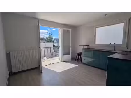 studio - thouaré sur loire - 18.45m² - centre-ville - balcon