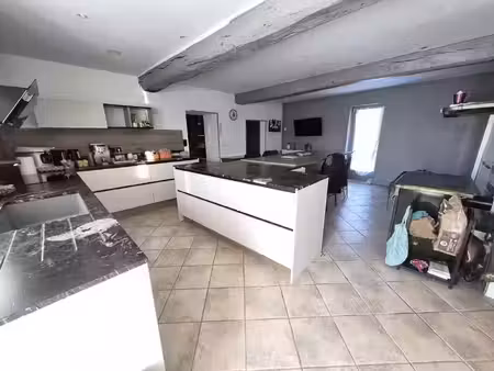 maison avec dépendances et jardin
