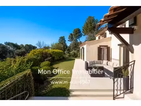 référence : 6567-cdi - maison rénovée avec vue sainte-victoire au cœur du clos des pins