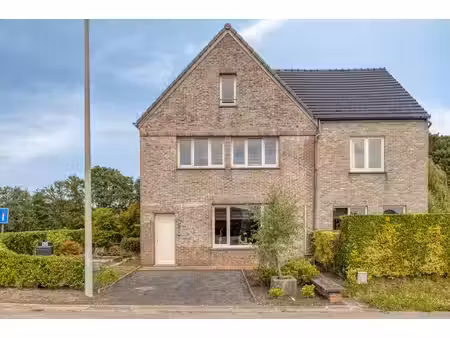 huis te koop in sint-lenaarts met 2 slaapkamers