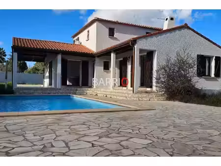 villa 4 faces vie de plain-pied piscine garage