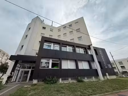 location local professionnel 484m² venissieux 69200