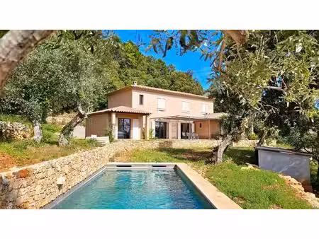 villa de luxe de 6 pièces en vente claviers  france