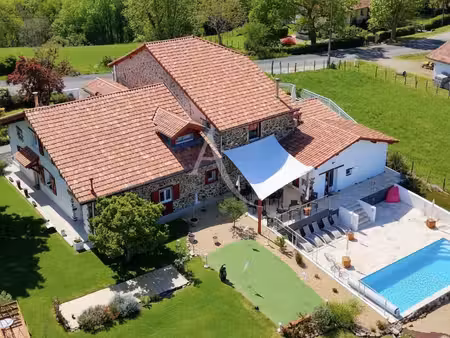maison 12 pièce(s) 370 m2
