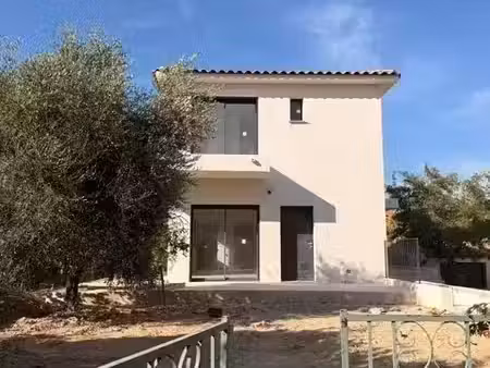 location maison 3 pièces 110 m² à ceyreste (13600)  2 350 €