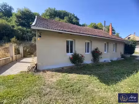 location maison 3 pièces 70 m² à ydes (15210)  662 €