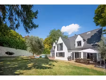 médan centre – superbe maison familiale de 220 m² avec piscine et sous/sol - terrain 1248m