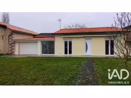 maison à angliers (86330)