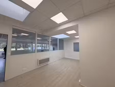 location locaux professionnels 0 pièces 223 m² à dury (80480)  10 414 €