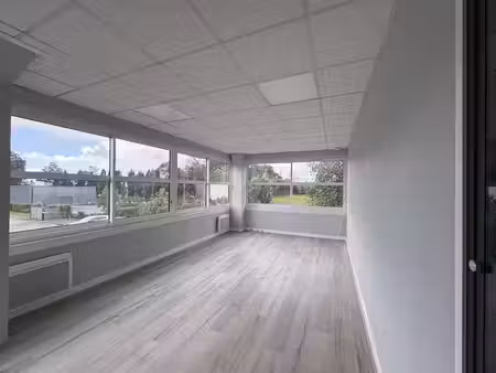 location locaux professionnels 0 pièces 223 m² à dury (80480)  2 889 €