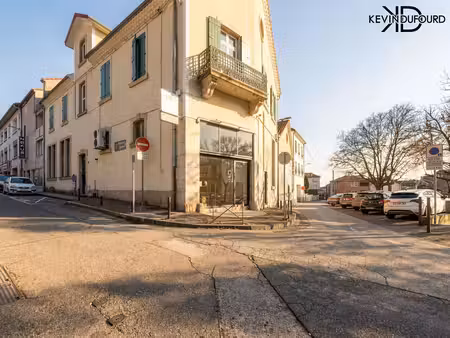 local commercial de 117m2 à aubenas
