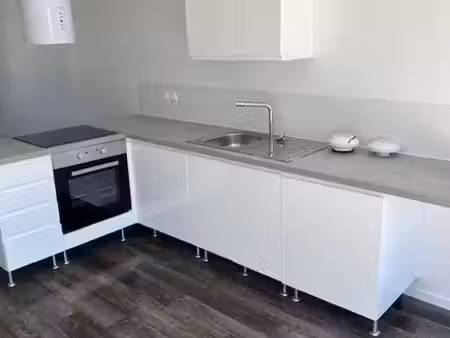 location maison 4 pièces 83m2 mazerolles 17800 - - surface privée