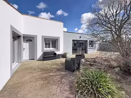 vente maison 4 pièces 150 m² à la jarne (17220)  357 500 €