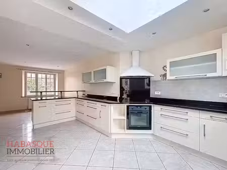 vente maison 8 pièces 158 m² à saint-meen (29260)  325 500 €