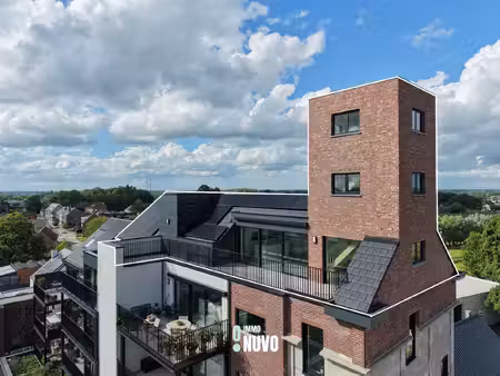 stijlvol penthouse met 3 slaapkamers  bureau en ruim terras