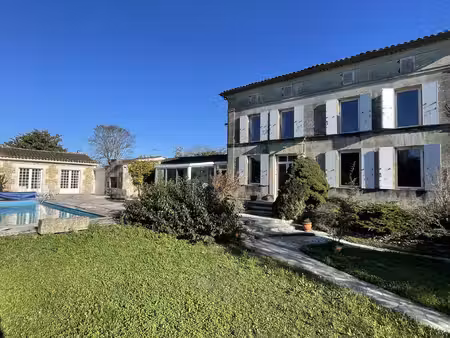 maison charentaise de caractère avec potentiel à cherves-richemont proche cognac