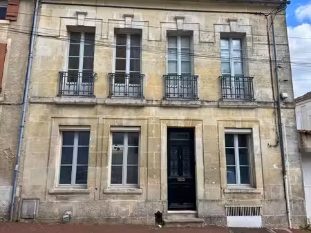 maison bourgeoise de caractère au cœur du quartier recherché du jardin public à cognac