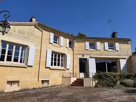maison de caractère en pierre de taille sur 3 000 m2 de terrain avec espace boisé à...