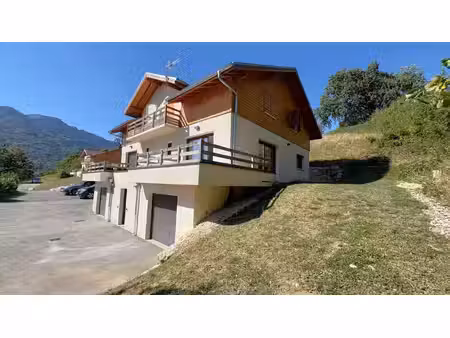 appartement/maison - coteau - proche frontiere suisse
