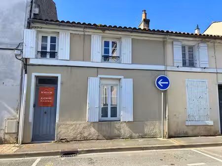 maison de ville avec caves et jardinet à cognac