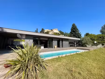 maison contemporaine d'exception au pied du château de grignan