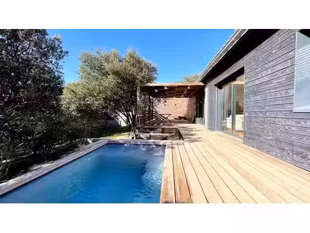 maison récente 3 chambres avec terrasse  piscine et garage gri
