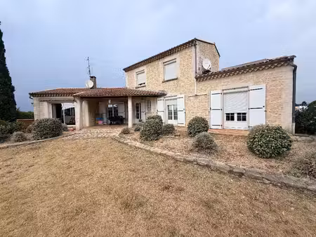villa de 150 m² avec piscine