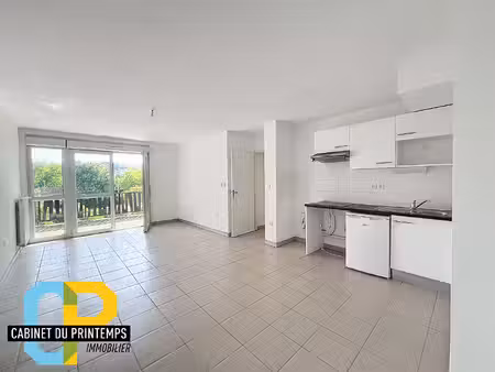 t2 - 45.82m² - terrasse + places parking