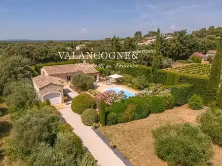 maison de 5 pièces de luxe en location à eygalières  provence-alpes-côte d'azur