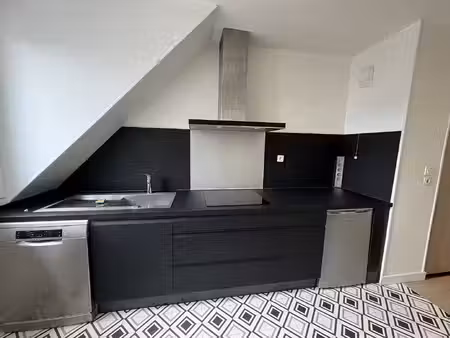 coeur de fontainebleau - a louer f2bis - duplex + box privatif