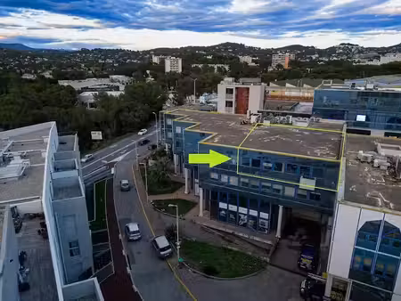 vente locaux professionnels 136.1 m² à le cannet (06110)  243 000 €