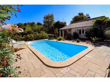 villa plain pied 105m2 avec piscine et dependances