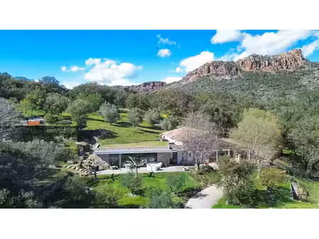 exclusivite - mas en pierre de charme avec oliveraie à vendre à roquebrune-sur-argens