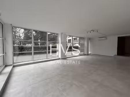 location local commercial 50m² aix en provence 13100