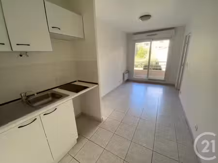 location appartement 2 pièces 25m² nice 06300