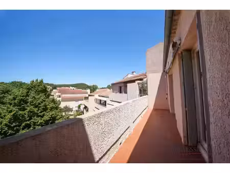 location appartement 3 pièces 61m² le beausset 83330