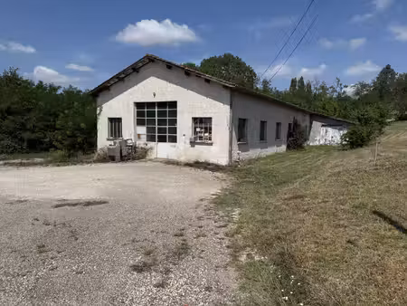 villeneuve sur lot  hangar de 451 m2 en zone artisanale