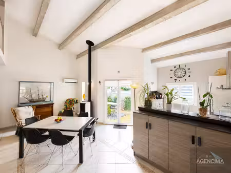 à vendre à marseillan  bord d'étang dans un cadre de vie rare