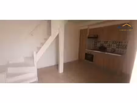 appartement avec terrasse à louer 430 eur par mois à sainte-ba