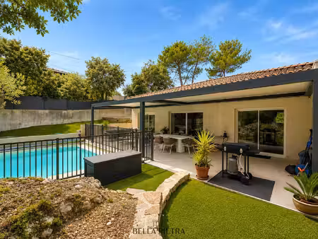 maison de plain-pied de 192m2 sur une parcelle de 1 005m2