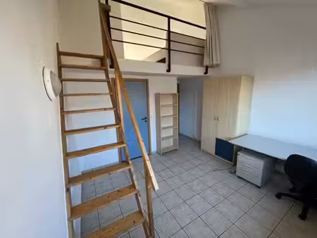 kot avec douche privative et mezzanine  à moins 5' de gare