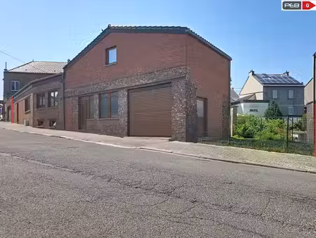 maison deux chambres avec garage et jardin