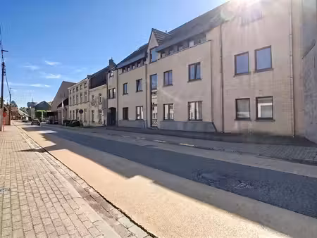 duplex bien situé avec 2 chambres et terrasse