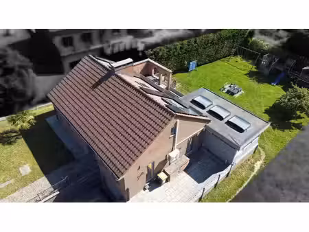 jolie villa avec garage et jardin