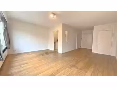 studio lumineux  quartier montgomery.