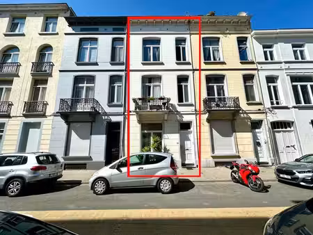 magnifique maison de maître occupée en 2 appartements