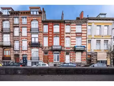 maison unifamiliale avec espace bureaux